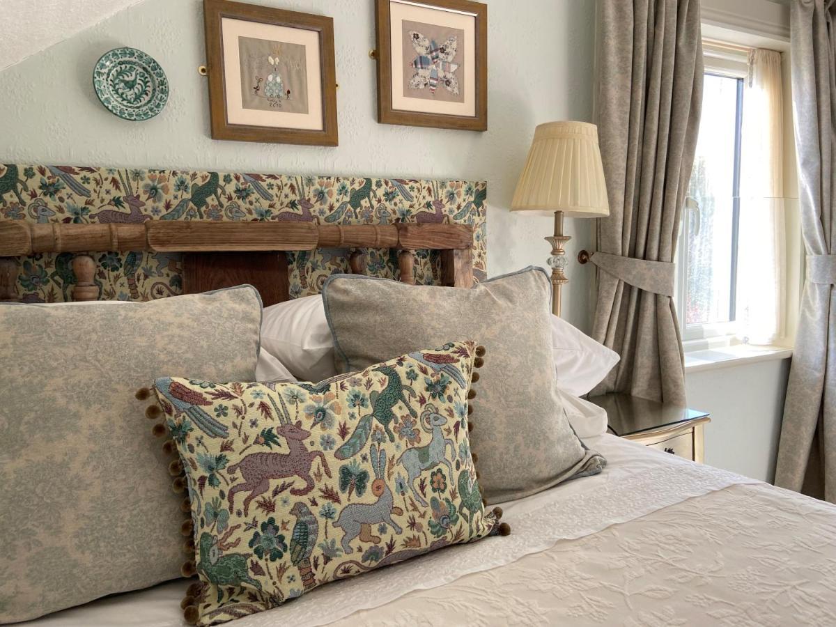 The Artist Residence Dublin Boutique B&B Sutton Bagian luar foto